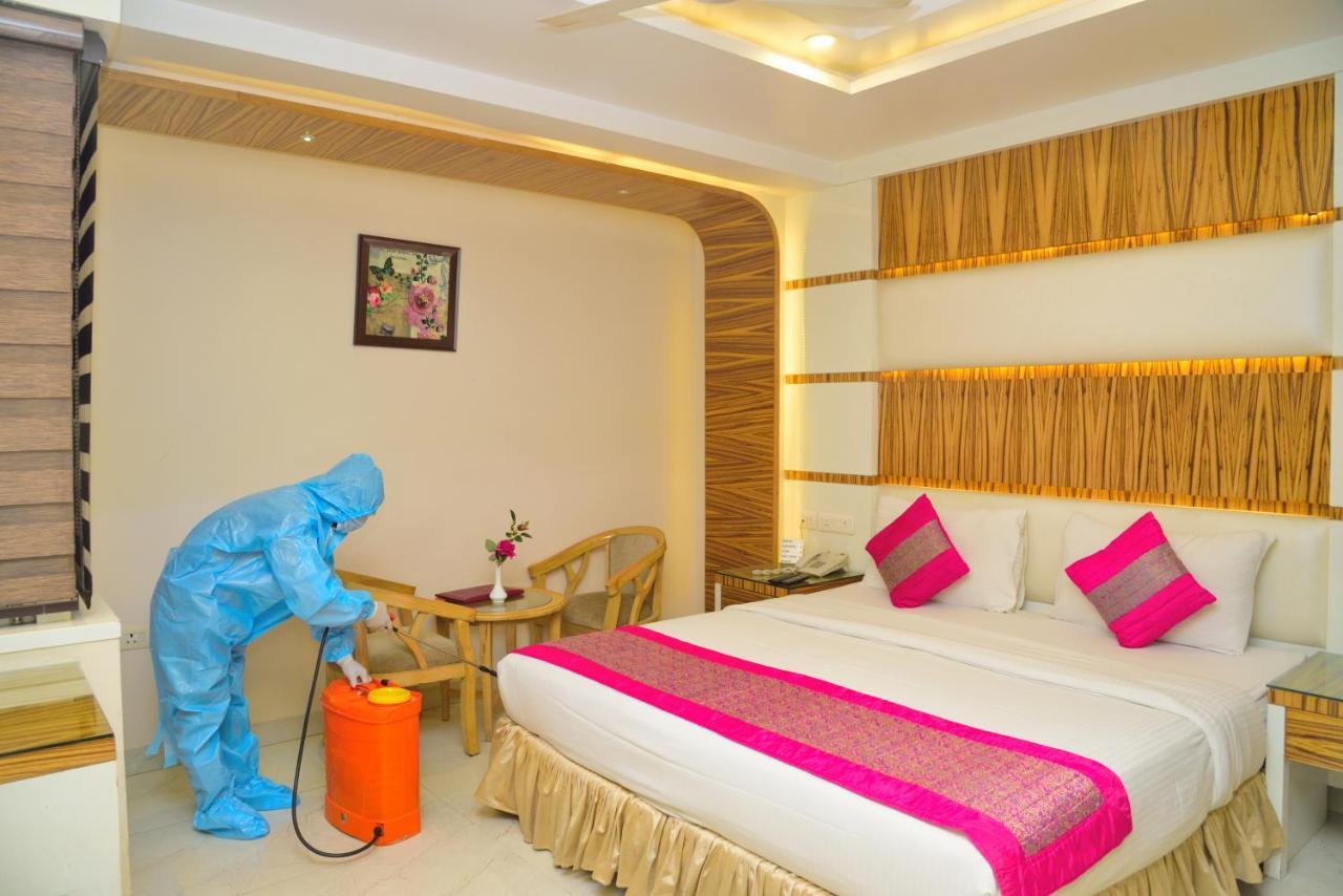 Hotel Aman Continental - 2Mins From Railway Station And 5 Mins From Metro Nowe Delhi Zewnętrze zdjęcie