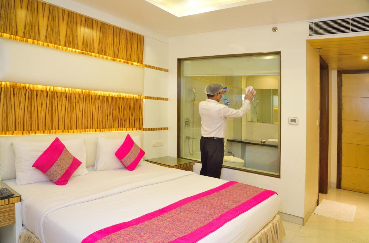Hotel Aman Continental - 2Mins From Railway Station And 5 Mins From Metro Nowe Delhi Zewnętrze zdjęcie