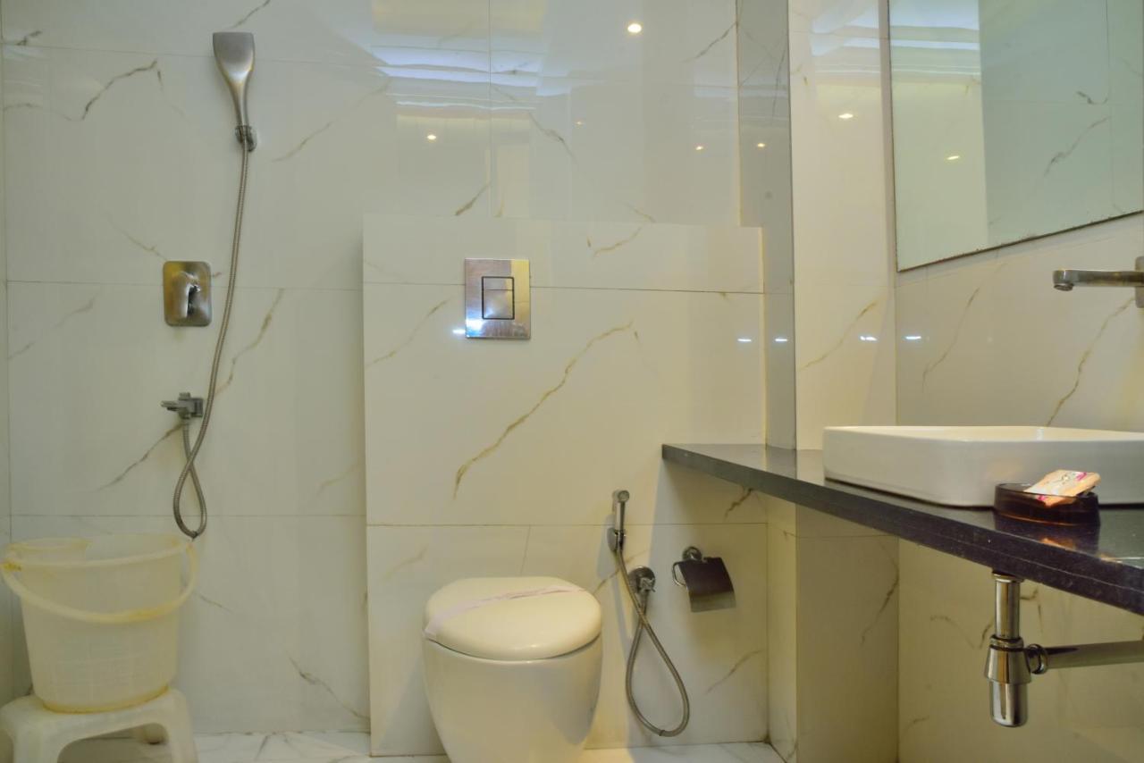 Hotel Aman Continental - 2Mins From Railway Station And 5 Mins From Metro Nowe Delhi Zewnętrze zdjęcie