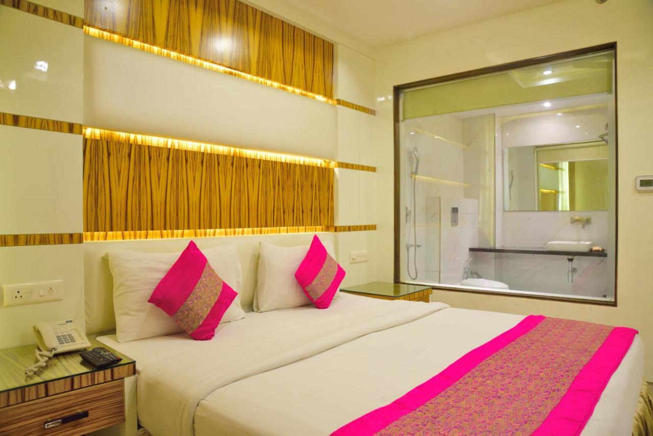 Hotel Aman Continental - 2Mins From Railway Station And 5 Mins From Metro Nowe Delhi Zewnętrze zdjęcie