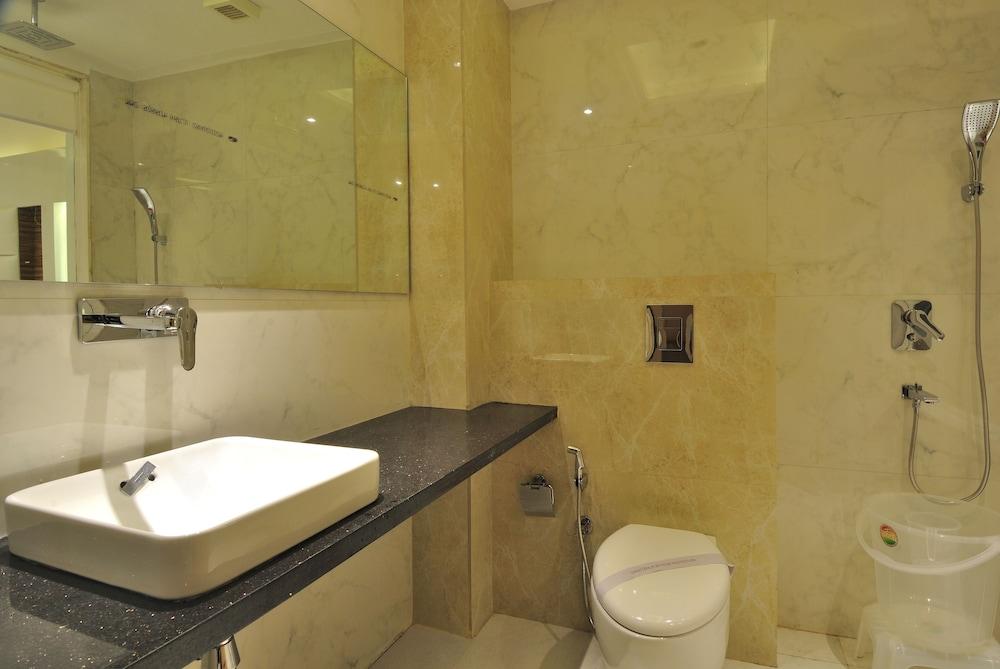 Hotel Aman Continental - 2Mins From Railway Station And 5 Mins From Metro Nowe Delhi Zewnętrze zdjęcie
