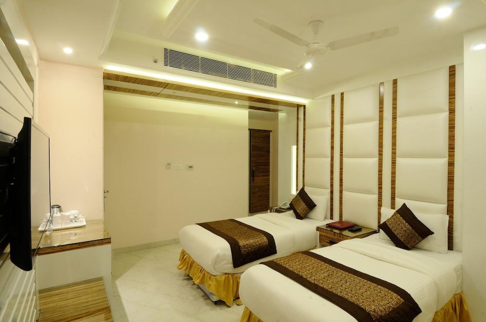 Hotel Aman Continental - 2Mins From Railway Station And 5 Mins From Metro Nowe Delhi Zewnętrze zdjęcie