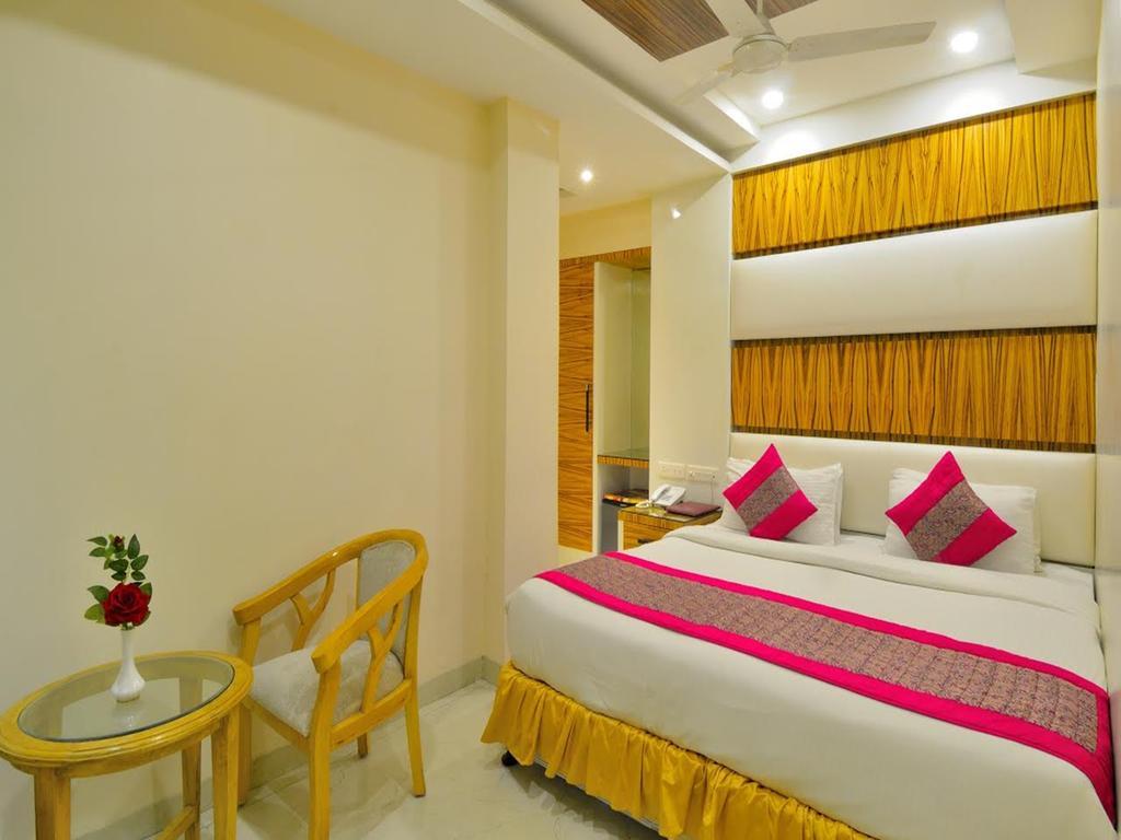 Hotel Aman Continental - 2Mins From Railway Station And 5 Mins From Metro Nowe Delhi Zewnętrze zdjęcie